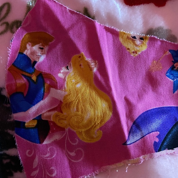 Hand Crafted Accessories Disney Sleeping Beauty Face Mask Olson